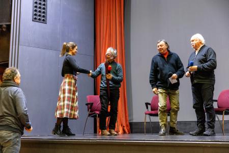 Temni pokrov sveta (19)